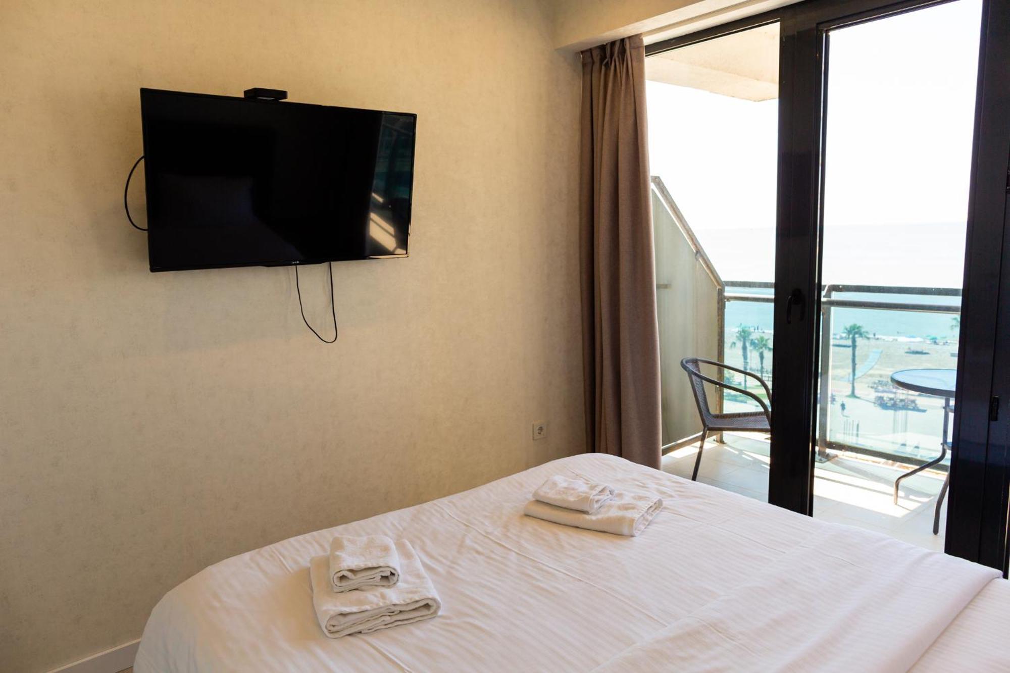 The Spot Apartments - Orbi Beach Tower Batumi Kültér fotó